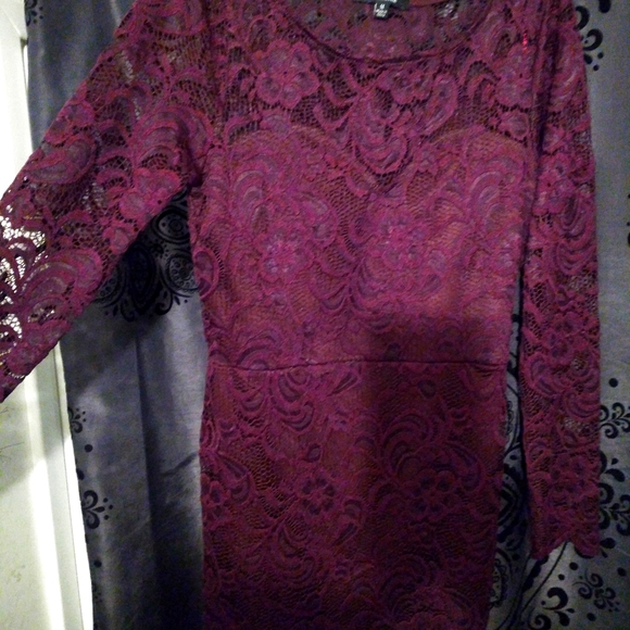 Lace dresd - Picture 1 of 1